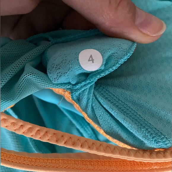 Lululelon tank tops - Picture 3 of 7